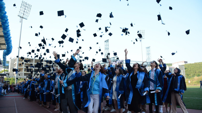 Düzce Üniversitesi’nin mezuniyet gururu