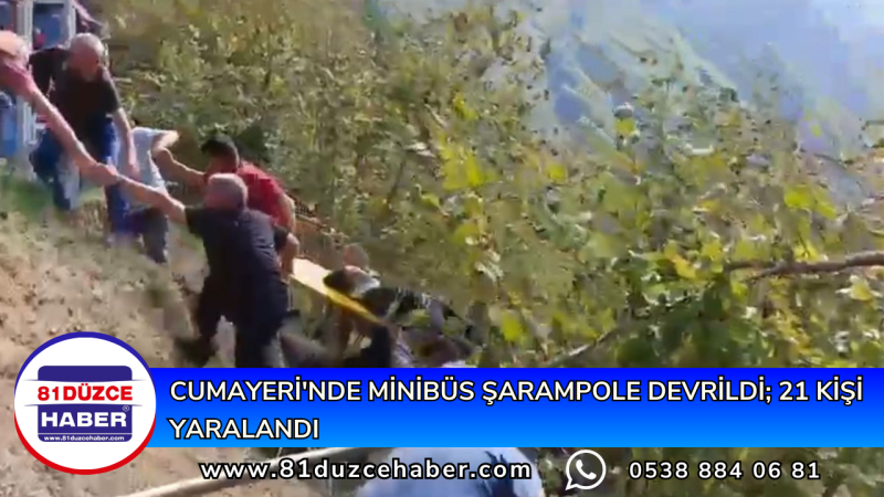 Cumayeri'nde Minibüs Şarampole Devrildi; 21 Kişi Yaralandı