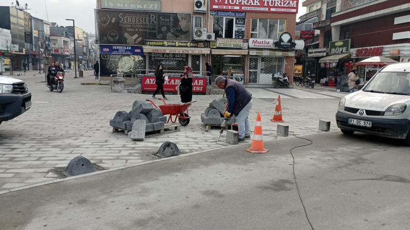 Kaldırım düzenlemeleri başladı