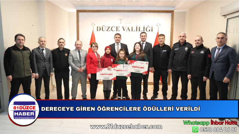 DERECEYE GİREN ÖĞRENCİLERE ÖDÜLLERİ VERİLDİ 