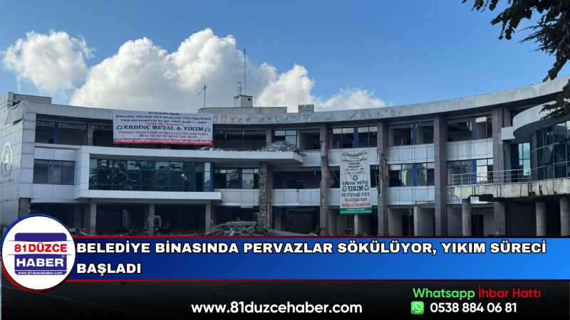 Belediye Binasında Pervazlar Sökülüyor, Yıkım Süreci Başladı